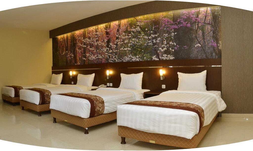Bess Resort & Waterpark Hotel And Convention Malang Buitenkant foto