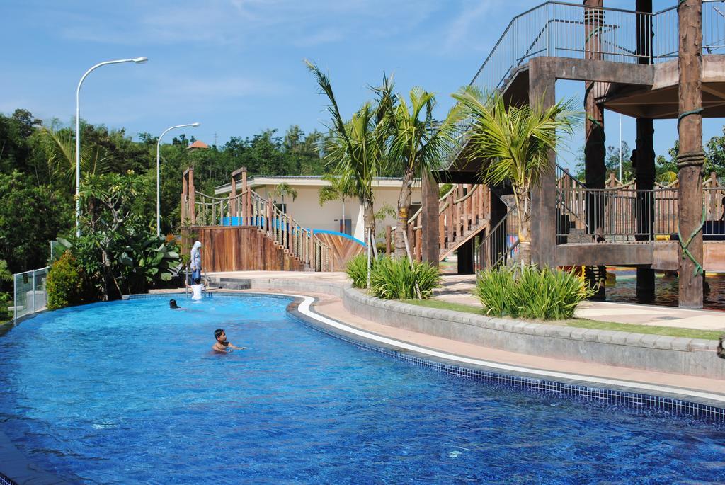 Bess Resort & Waterpark Hotel And Convention Malang Buitenkant foto