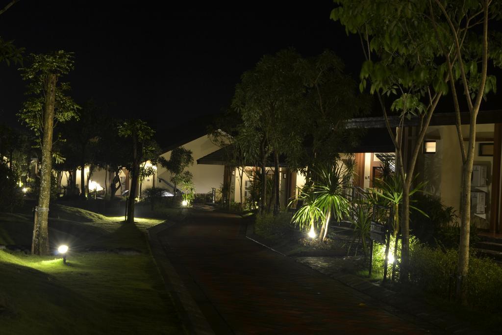 Bess Resort & Waterpark Hotel And Convention Malang Buitenkant foto