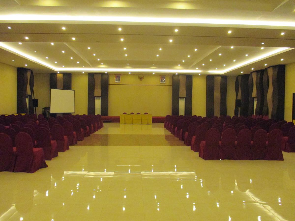 Bess Resort & Waterpark Hotel And Convention Malang Buitenkant foto
